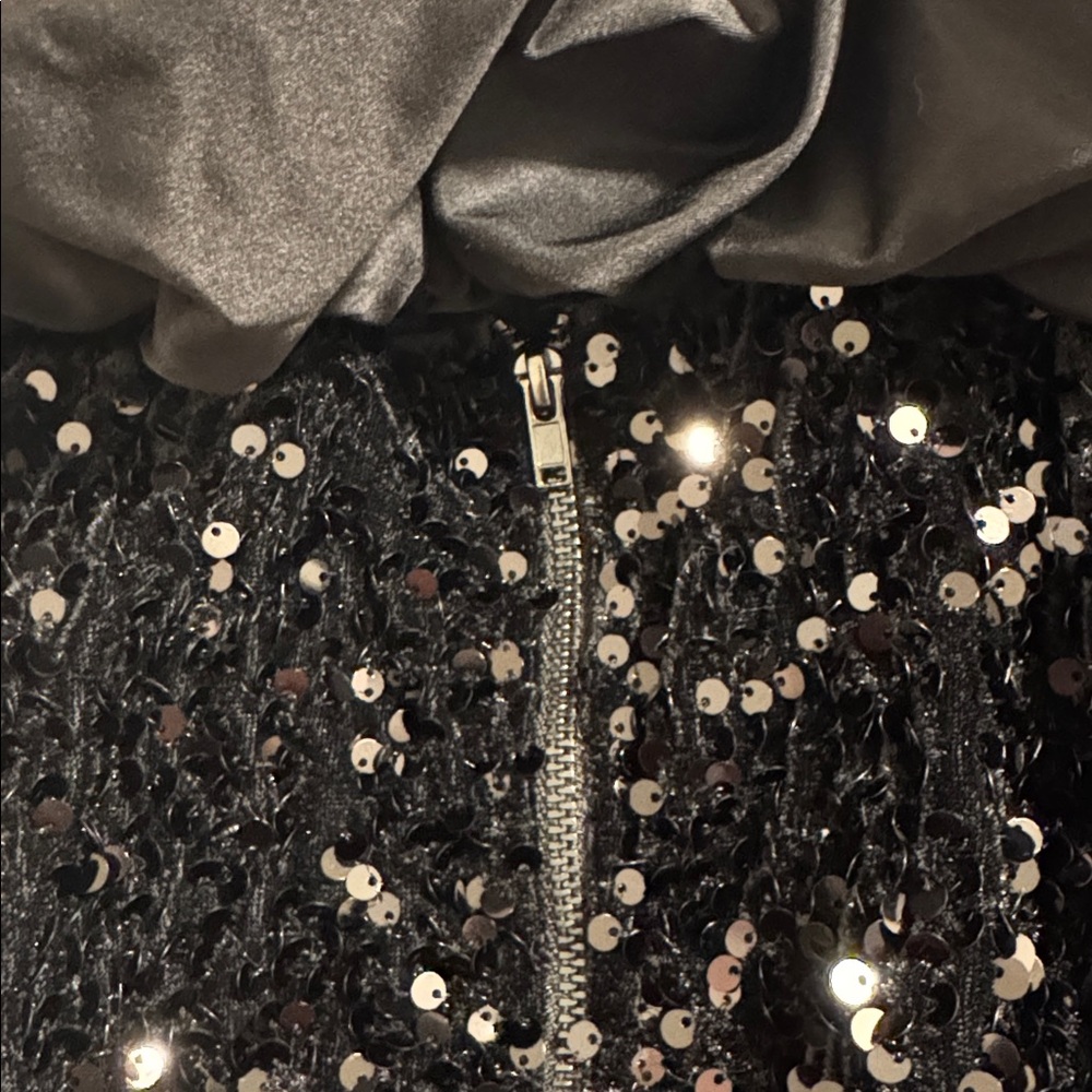 Elegant Black Sequin Dress - Picture 5 of 5